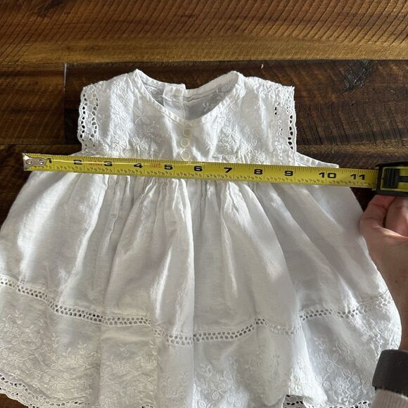 Vintage Baby Dress White Floral Embroidery Eyelet Button Back Size 6 Months - Picture 6 of 8
